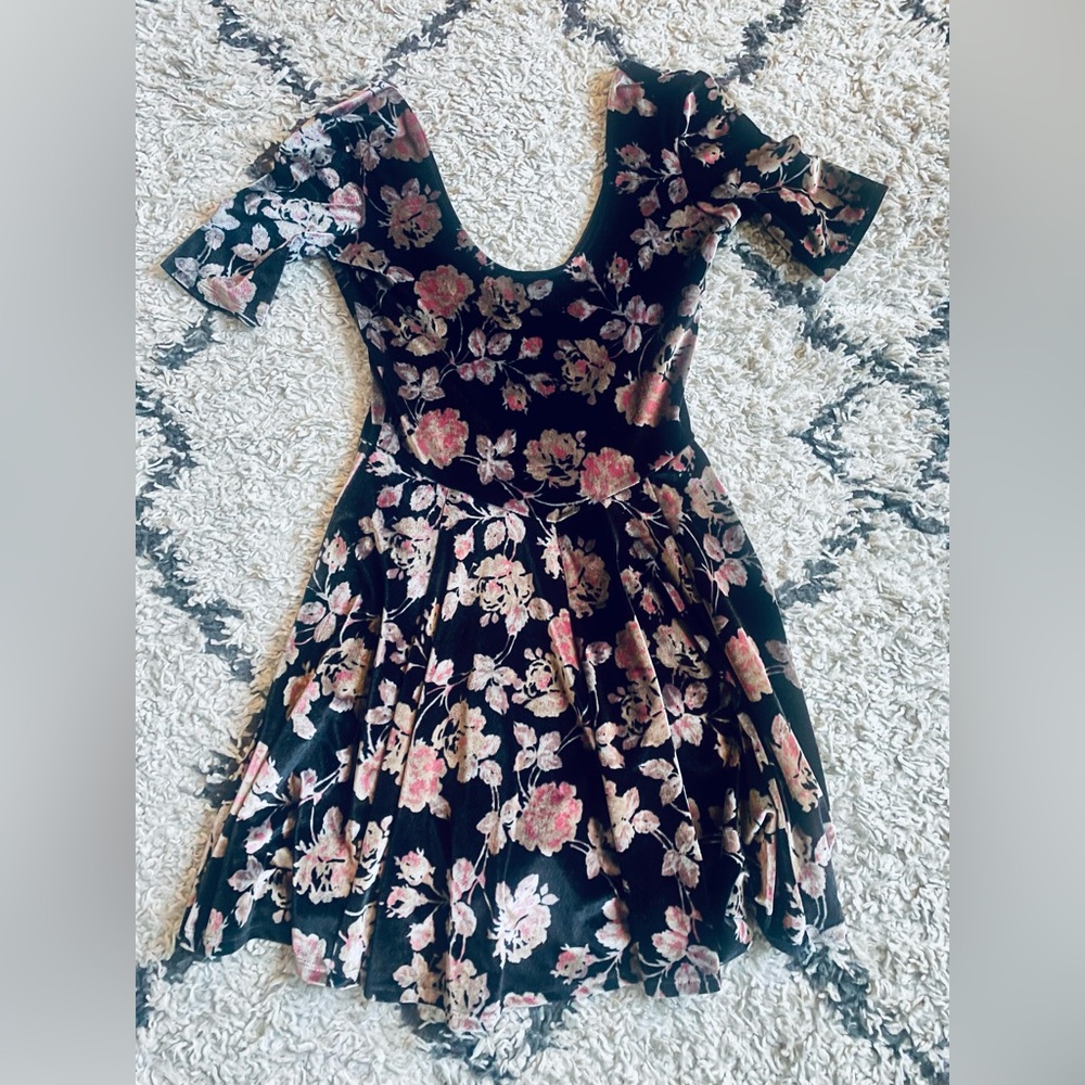 Kimchi Blue Velvet Floral Dress